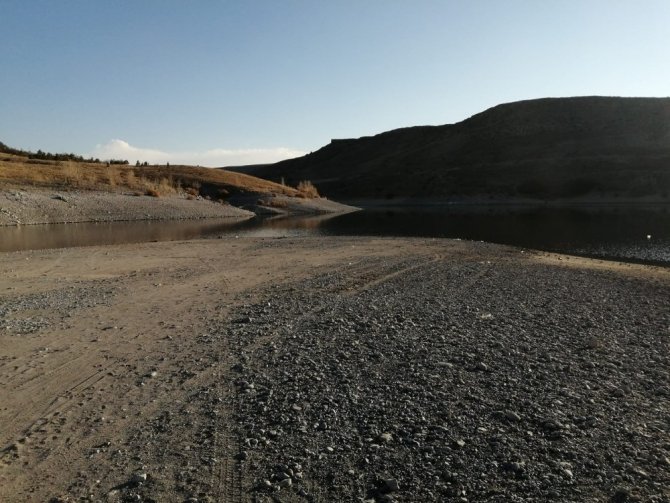 54 yıllık Akköy Barajı kuraklıkla karşı karşıya