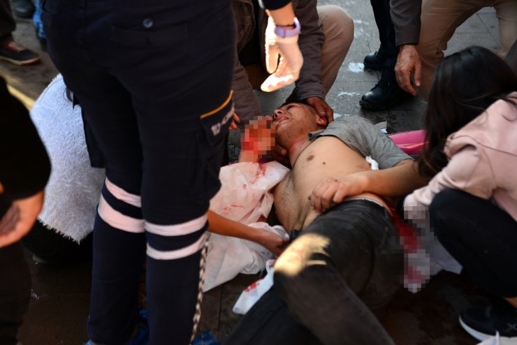 İki kardeş kavgada yaralandı, ilk müdahaleyi bölgeden geçen sağlıkçılar yaptı
