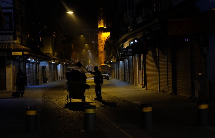 Konya'da sokaklar boş kaldı