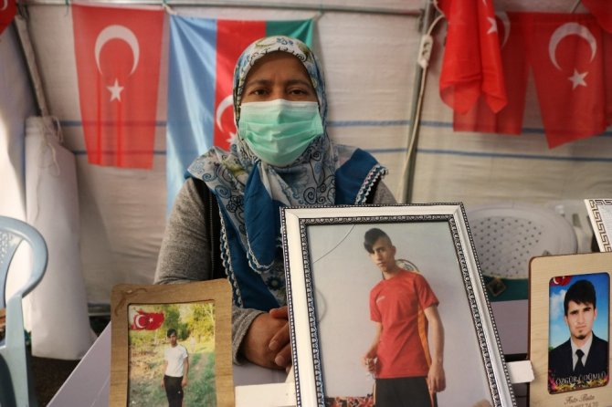’Ya ölüm ya istiklal’ diyen Diyarbakır anneleri evlat nöbetine devam ediyor