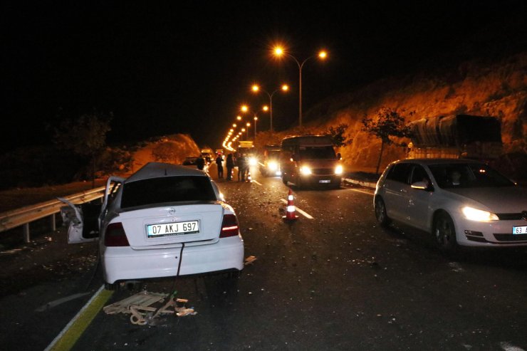 Şanlıurfa'da kamyon otomobile çarptı: 1 ölü, 5 yaralı