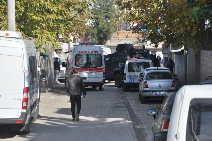 Diyarbakır'da kısıtlamada taşlı, sopalı, bıçaklı kavga: 20 yaralı