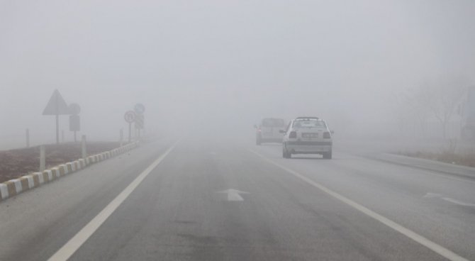 Konya’da sis trafiği olumsuz etkiledi