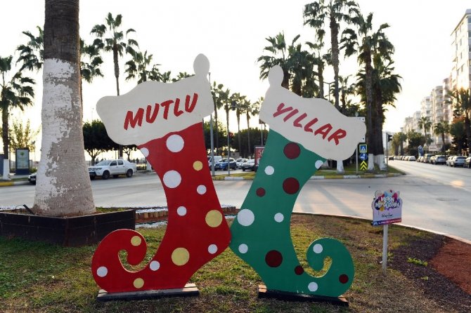 Mersin’de yılbaşı hazırlıkları başladı