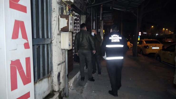 Güvenlik kamerasıyla önlem alınan kahvehaneye kumar operasyonu: 27 kişiye 85 bin lira ceza