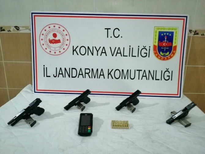 Konya'da bir şahıs 4 tabanca ve 50 mermiyle yakalandı!