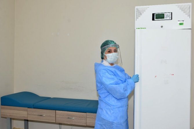 Antalya’ya sağlık çalışanları için 25 bin 880 adet aşı geldi