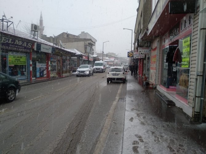 Konya’da kar yağışı sevinci