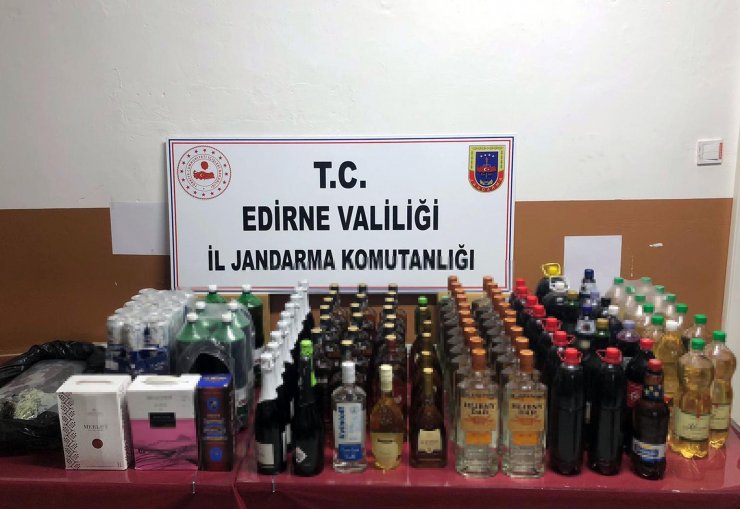Edirne sınırında 155 litre kaçak içki ele geçirildi: 8 gözaltı