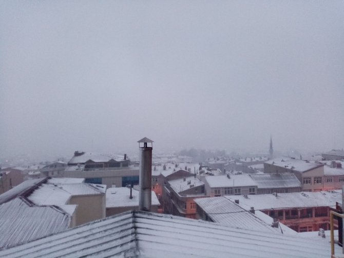 Tekirdağ’da yoğun kar: Vatandaş büyük sevinç yaşadı
