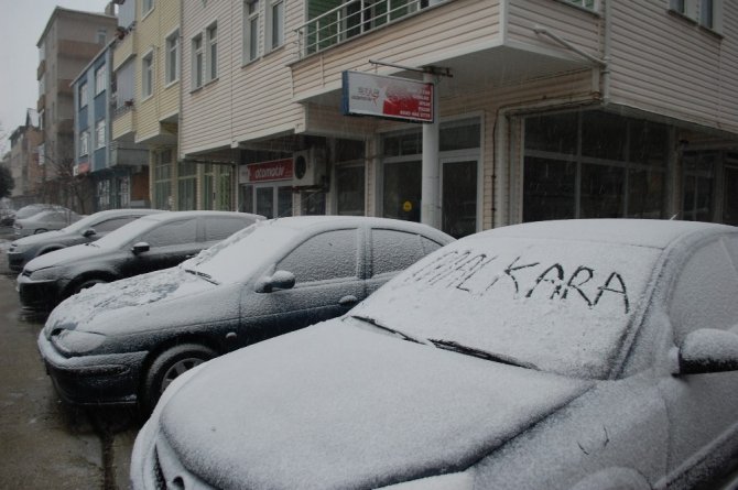 Tekirdağ’da yoğun kar: Vatandaş büyük sevinç yaşadı