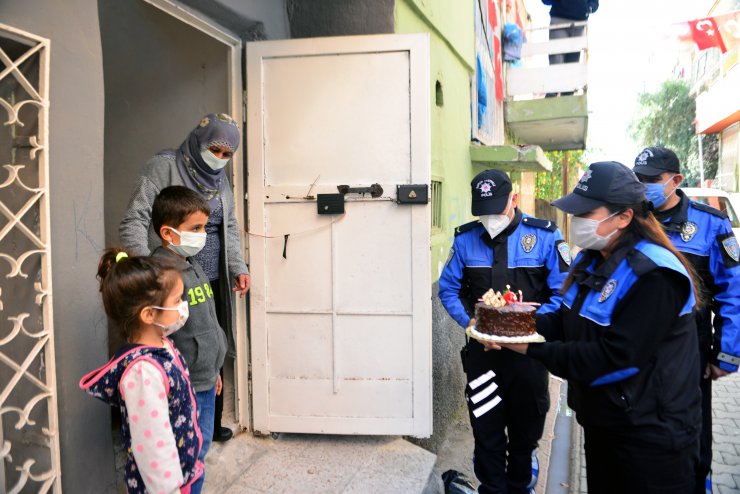 Babası cezaevinden mektup yazdı, polis doğum gününü kutladı