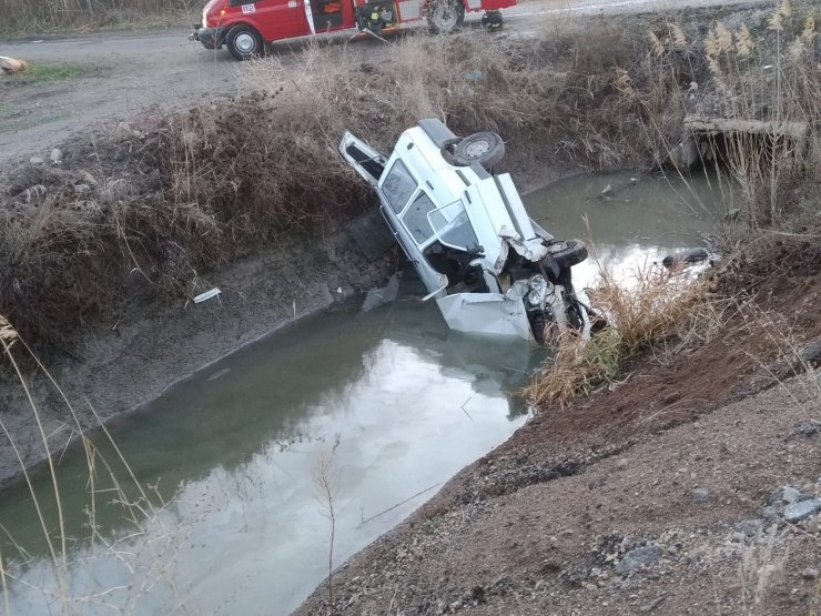 Konya'da sulama kanalına düşen otomobildeki kadın hayatını kaybetti, kocası yaralandı