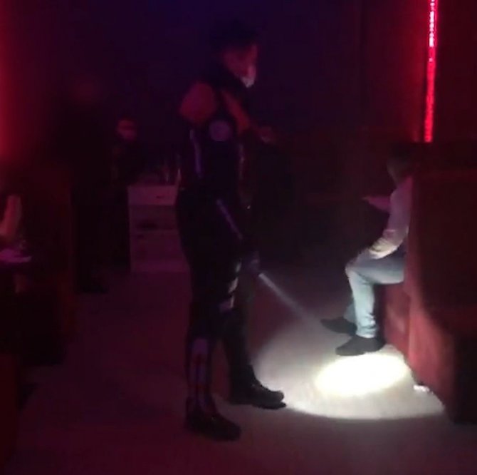 Konya'da yine pavyon cezası! Mührü bozup eğlendiler, cezayı yediler