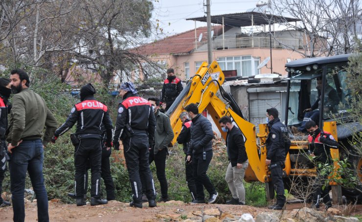 Antalya'da silahlı, sopalı, muştalı kavga: 3 yaralı