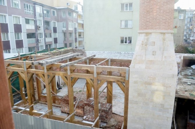 Bursa’da 300 yıllık cami 3 yıldır onarılmayı bekliyor