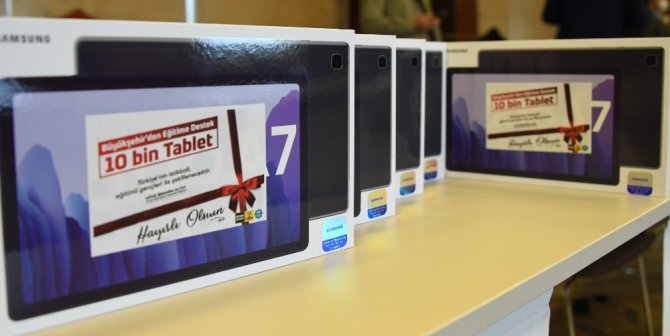 Konya Büyükşehir’den eğitime 10 bin tablet desteği