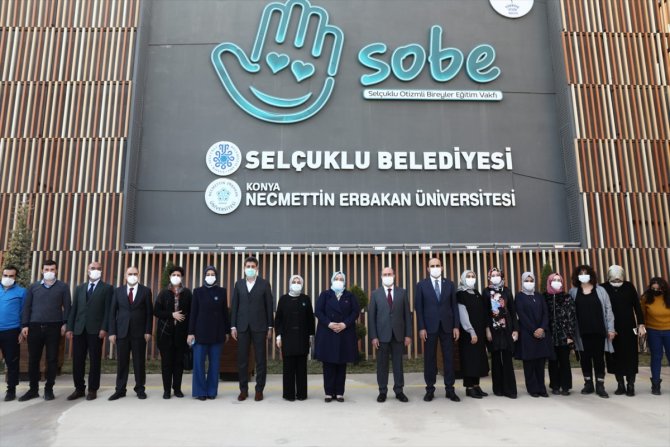 Aile, Çalışma ve Sosyal Hizmetler Bakanı Zehra Zümrüt Selçuk, Konya'da ziyaretlerde bulundu