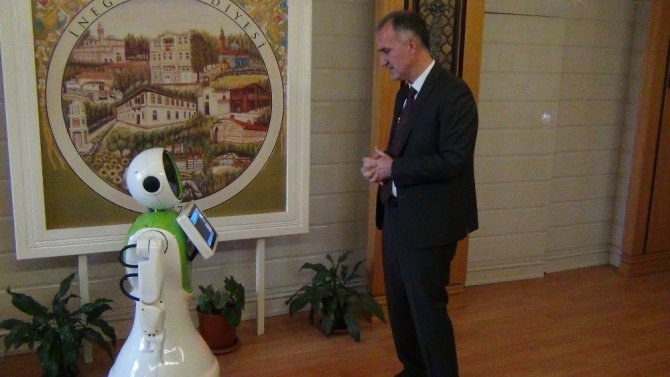 Konya'da üretilen akıllı robot İnegöl’de