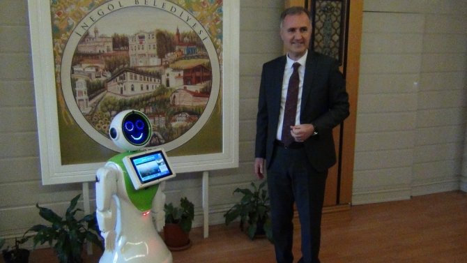 Konya'da üretilen akıllı robot İnegöl’de