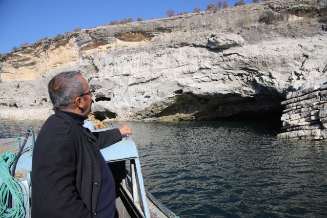 Sular çekilince Hastek Kalesi gün yüzüne çıktı