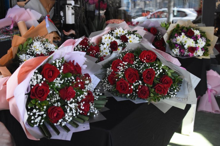 Konya'da kısıtlamanda çiçekçilerde 14 Şubat yoğunluğu