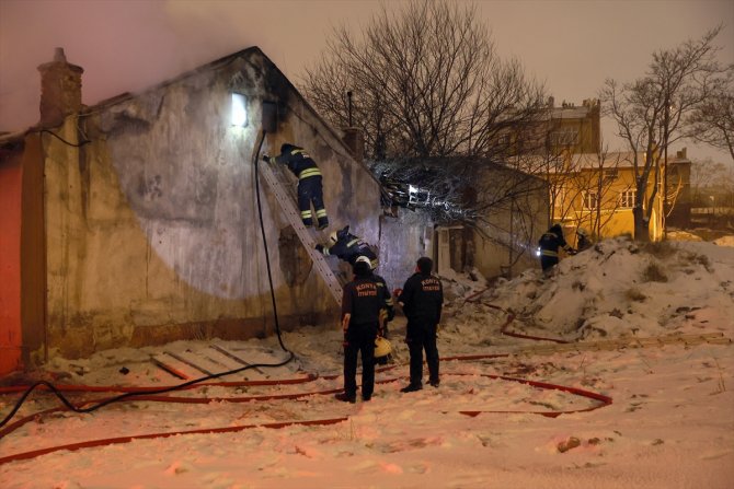 Konya'da müstakil evde çıkan yangın hasara yol açtı