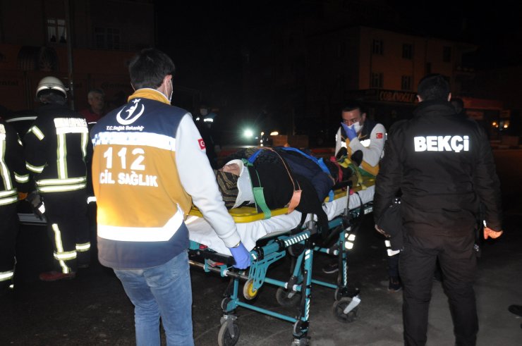 Karaman'da 2 otomobil çarpıştı: 5 yaralı