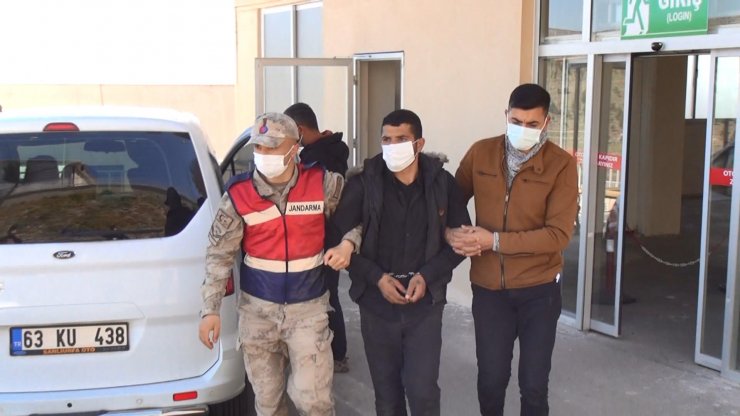 DEAŞ'lı 3 terörist, Suriye sınırında patlayıcılarla yakalandı