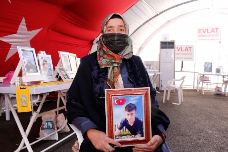 Diyarbakır annelerinin 'Dünya Kadınlar Günü' mesajı: Evlatlarımızı teslim etsinler