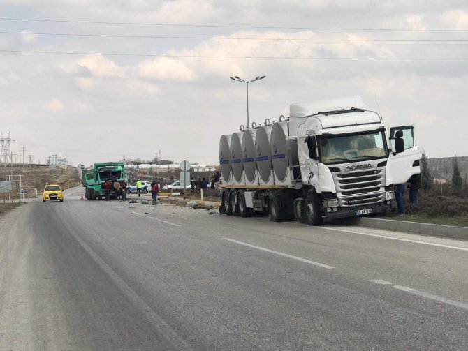 Konya’da tanker ile kamyon çarpıştı: 1 yaralı