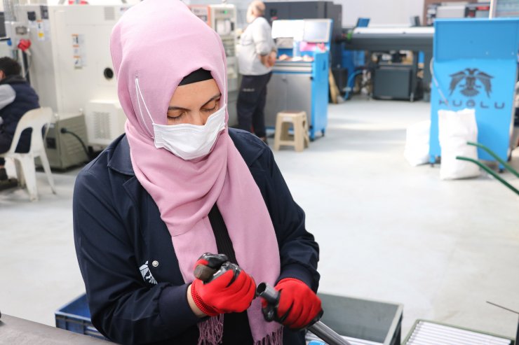Konya’da üretilen silahlara kadın eli 