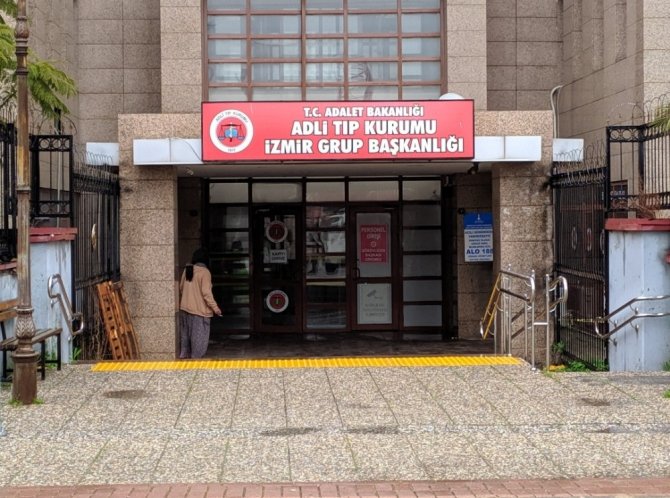İzmir’deki damat dehşetinin ardından cenazeler adli tıptan alındı