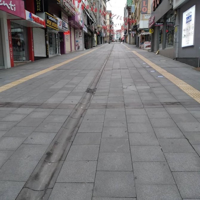 Kırmızı kategoride bulunan Giresun’da caddeler boş kaldı