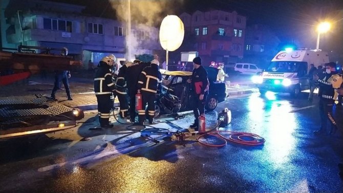 Otomobil tıra arkadan çarptı: 1 ağır yaralı