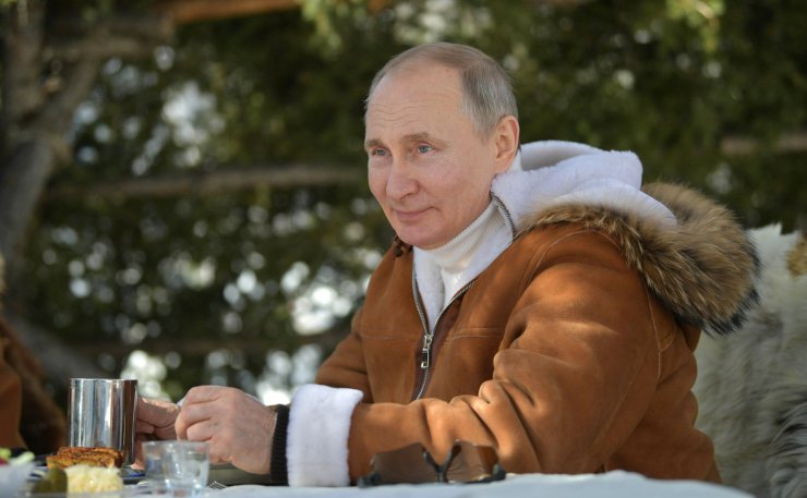 Putin, hafta sonu tatilinde Savunma Bakanı ile Sibirya’da