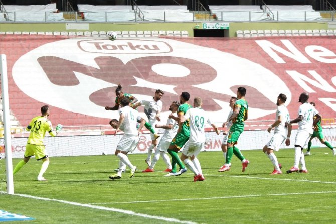 Süper Lig: Konyaspor: 1 - Alanyaspor: 0 (İlk yarı)