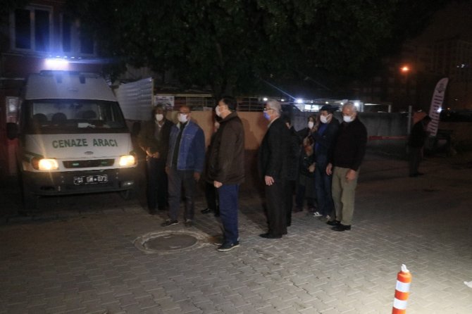 Evlerinde öldürülen çiftin cenazeleri adli tıbba getirildi