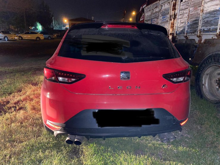Kovalamacayla yakalanan sürücünün otomobilinin, 2 yıldır arandığı ortaya çıktı