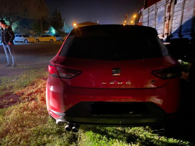 Kovalamacayla yakalanan sürücünün otomobilinin, 2 yıldır arandığı ortaya çıktı
