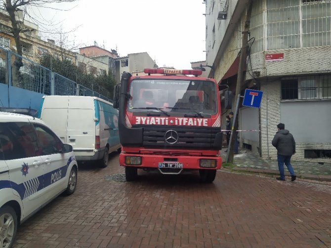 Bodrum katında yangın: 1’i ağır 2 kişi yaralandı