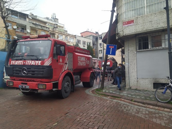 Bodrum katında yangın: 1’i ağır 2 kişi yaralandı