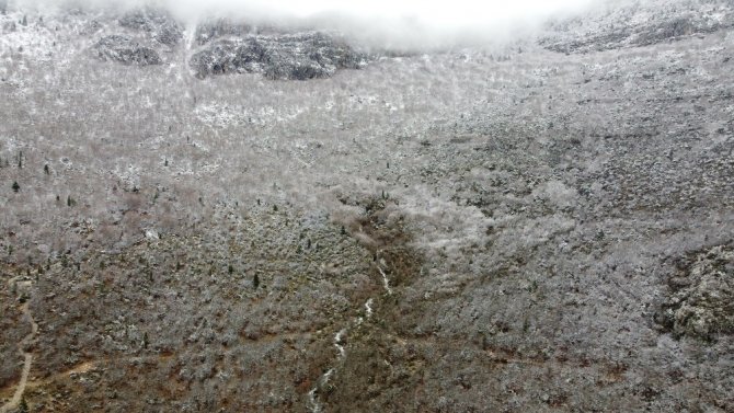 Toros Dağlarında yağışlar sonrası akan sular görsel şölen oluşturdu