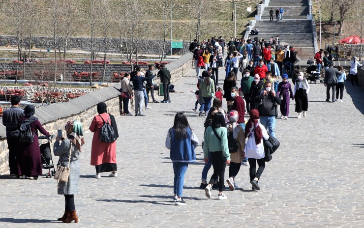 Yatan hasta sayısının 30'un altında olduğu Diyarbakır'da, 'rehavet' uyarısı