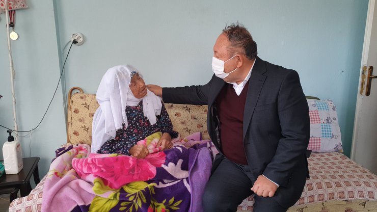 107 yaşındaki şehit annesine sürpriz doğum günü