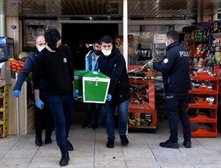 Çalıştığı markette tabancayla intihar etti