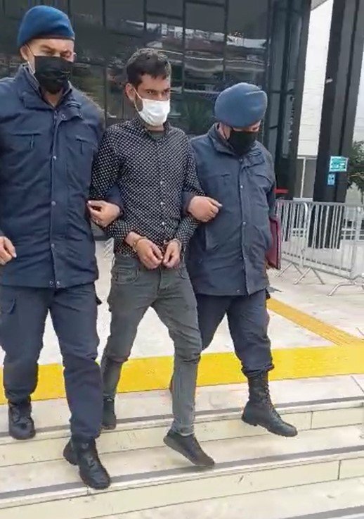 Dört motosiklet çaldı, yaya olarak yakalandı