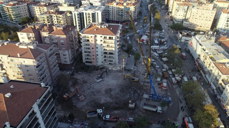 Rıza Bey Apartmanı depremzedelerinden 'park' açıklaması