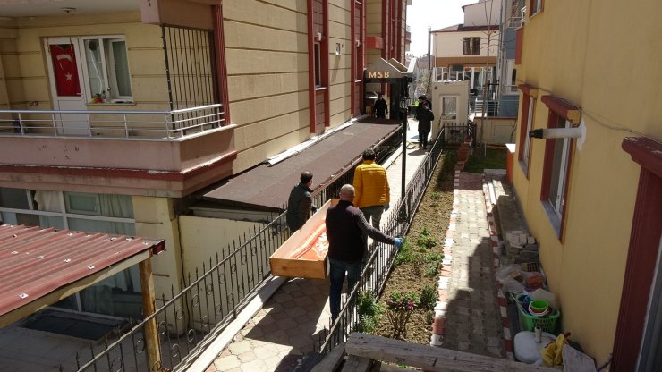 İnşaat işçisi boğazı kesilerek öldürüldü