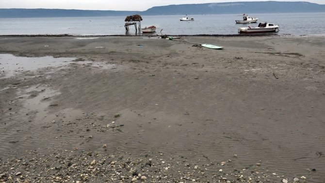 Çanakkale’de korkutan görüntü! Deniz 30 metre çekildi